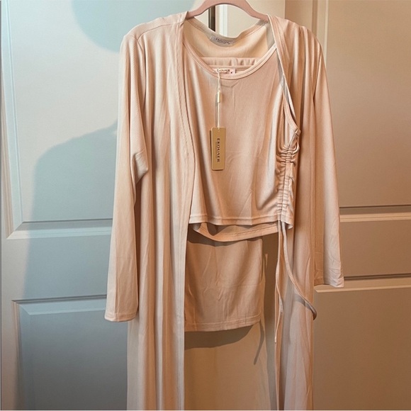 Pinky Cream Women's lounge Set - Picture 2 of 4